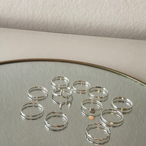 Ringar 🤍 - 11 superfina ringar men säljes tyvärr då dem var något för stora för mig, storlek xs/s men har väldigt smala fingrar 😅 Helt oanvända, alla säljes för 70 och jag står för frakten 🚚 
