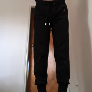 Gympa byxor, svarta, storlek 30 - Vet inte om det är rätt storlek för det stod inget