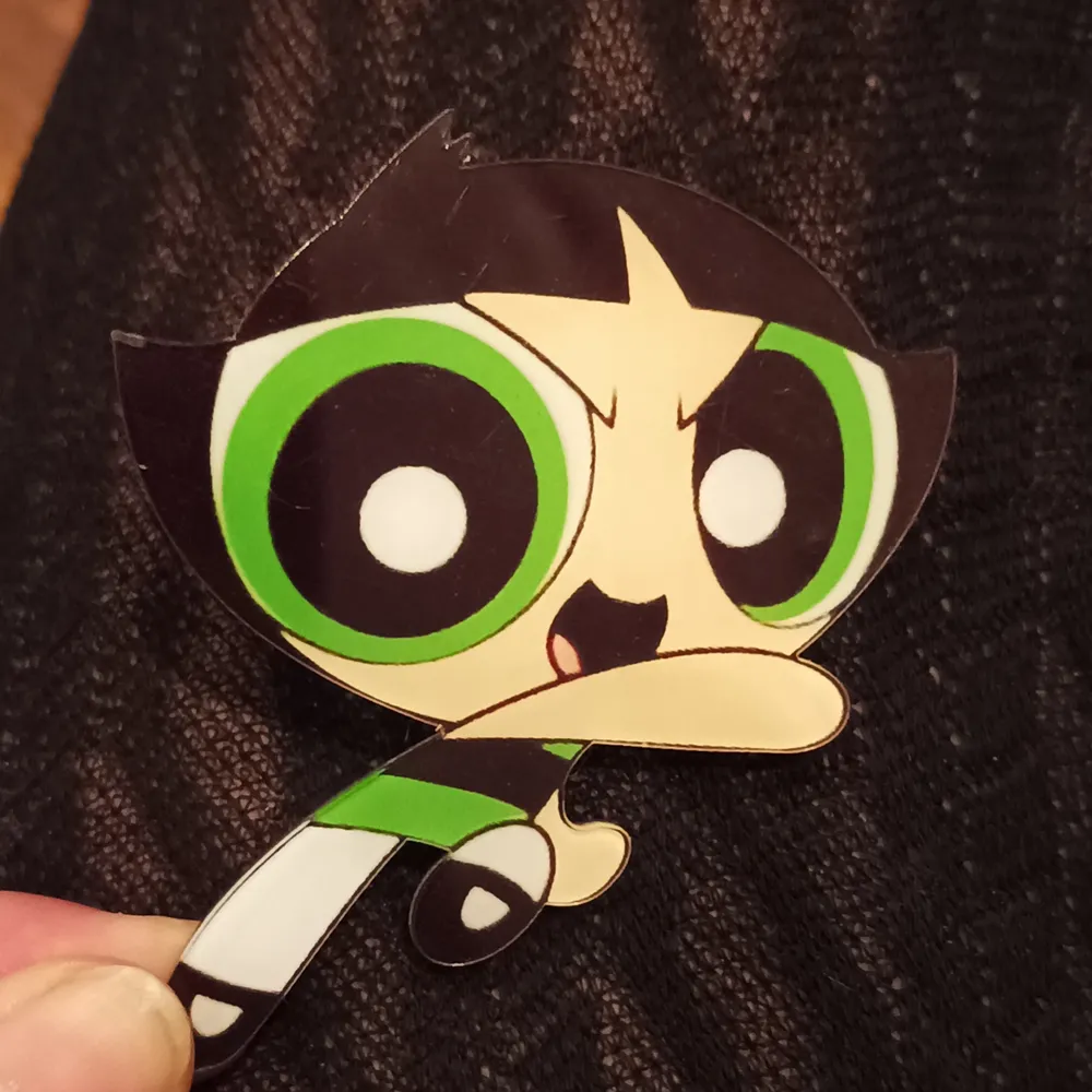 Säljer en nyskick-lig plastpin från Kawaii shop med buttercup (Powerpuff girls). Accessoarer.