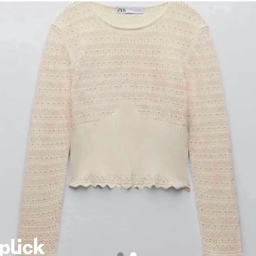 Säljer denna tröja från zara då den är för liten!!. Tröjor & Koftor.