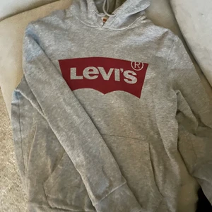 LEVIS tröja - Fint skick 