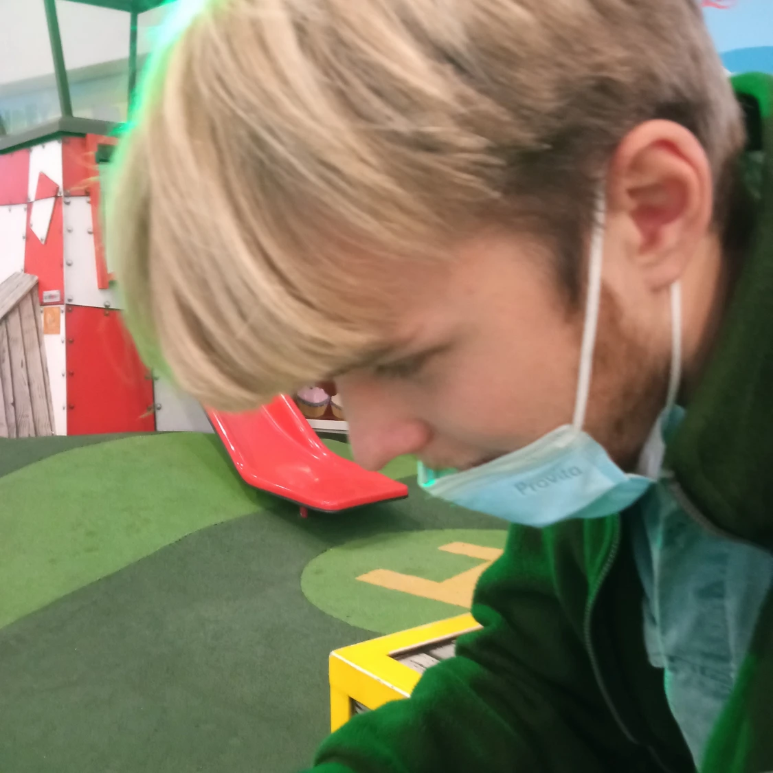 Gul pojke HM (närproducerat) - 90