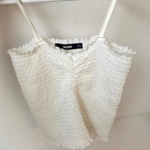 Linne från Bikbok, XS - Linne från BikBok i storlek XS. Fint skick.