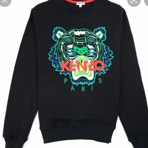 Kenzo tröja - Tröjan är i storlek S och är i gott skick. Den är inköpt i London för 2200 kronor för nått år sen och kommer tyvärr inte längre till användning 