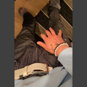 Svart/glansiga jeans! - Svart/ glansiga jeans kvalitétsbyxa