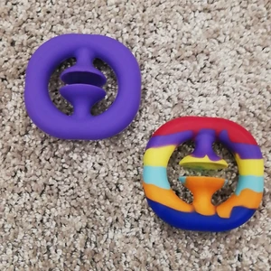 Snapers - Två stycken snapers. Båda kostar 8 tillsammans. 