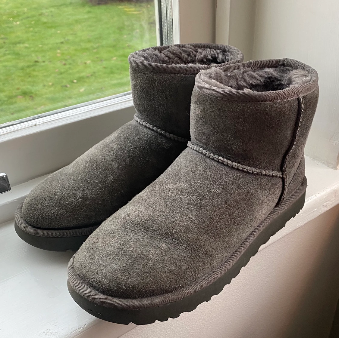 Grå uggs