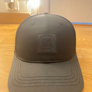 Odz keps signerad - Odz från deras senaste kollektion, slutsåld överallt signerad av alla 3. Kom privat för mer bilder / information. 