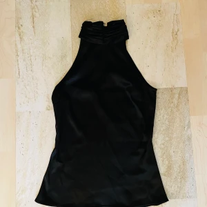 Zara black turtle neck - To get these you must send the money “swish” while I am putting the package in the mailbox 📫 