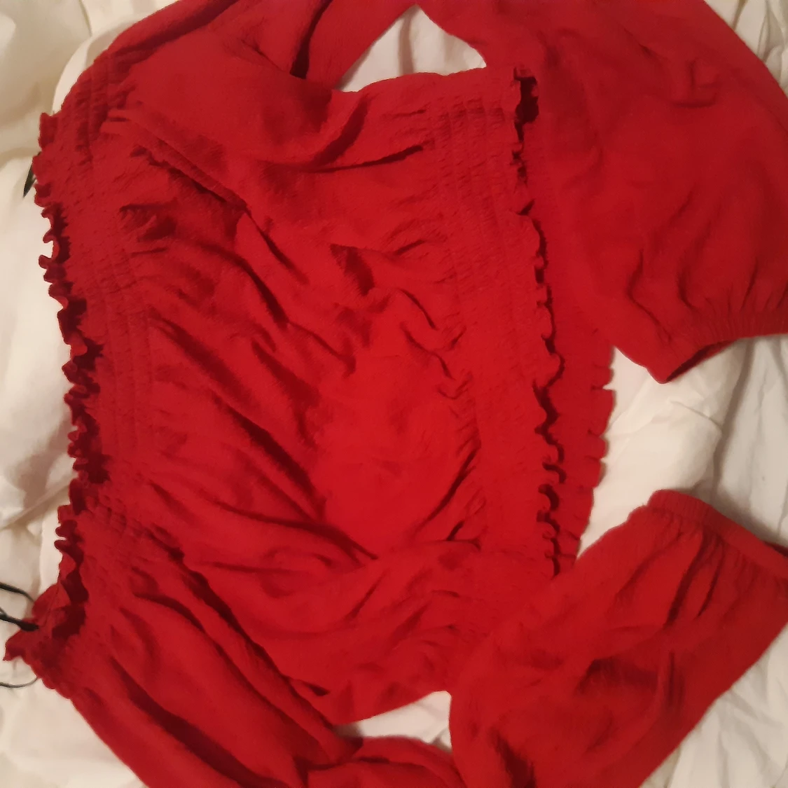 Röd off shoulder crop top