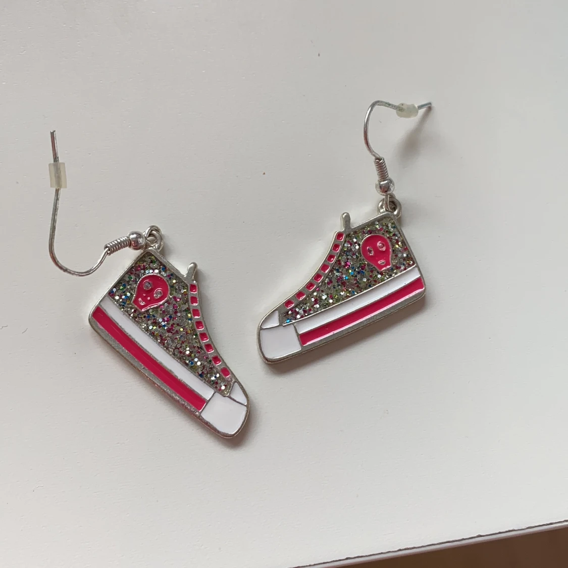 Örhängen i coolt motiv