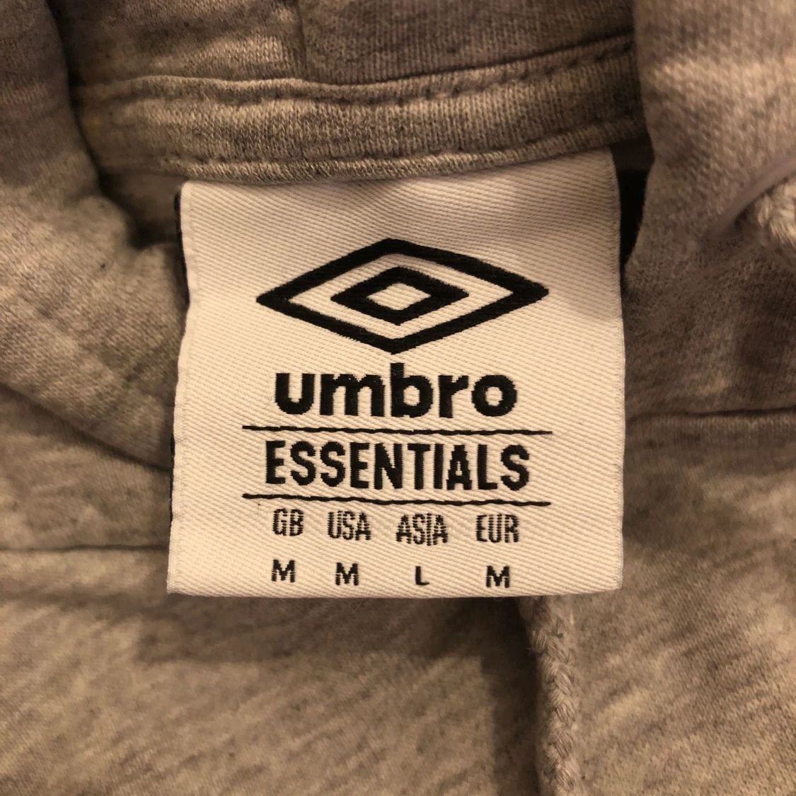 Umbro hoodie strl M - 90