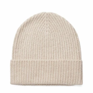 Mössa - Beige ribbad mössa ifrån Åhléns 🤍🤍 hör av dig vid fler frågor eller bilder! 