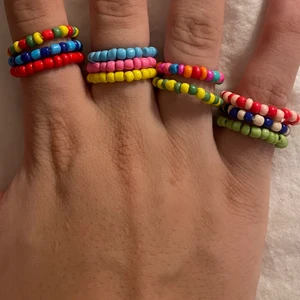 Pärlringar - Säljer dessa fina pärlringar som är handgjorda🥰 Du kan köpa ALLA för 10kr🥺