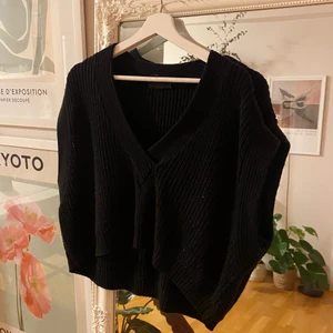 Väst från Monki - Svart väst från Monki. Over-size💜