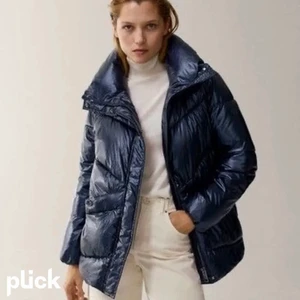 Massimo dutti jacka  - Säljer min populära Massimo dutti jacka ❤️Den säljs inte längre och är i mycket fint skick. Kom privat för fler bilder❤️‍🔥Lägg endast bud du är säker du har råd med❤️❤️