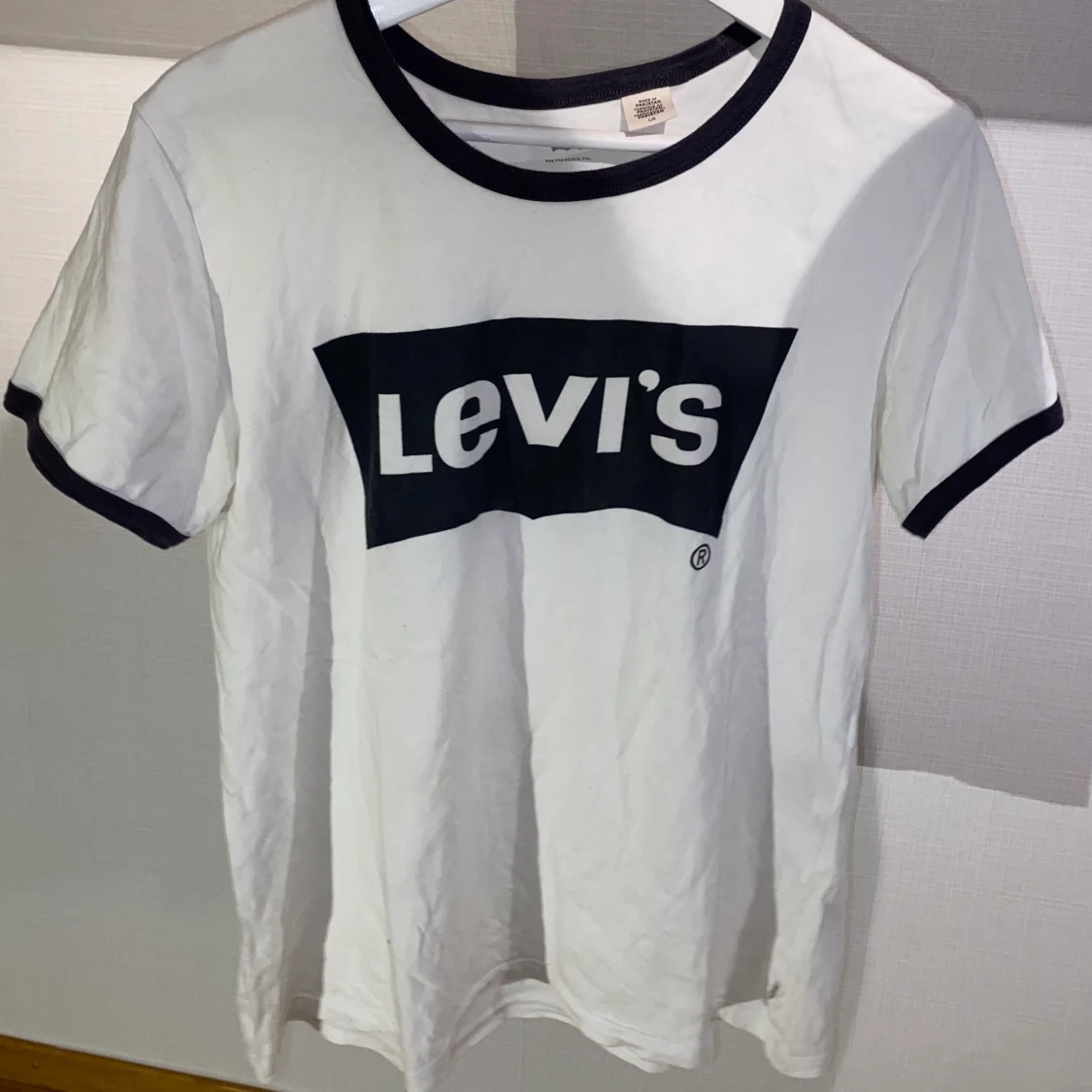 Vit t-shirt från levis - 90