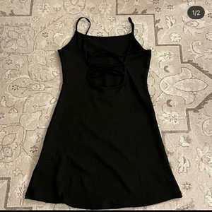 Klänning - Svart enkel klänning i fint skick