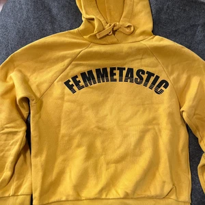 Kofta från Gina tricot  - Kofta från gina tricot storlek s, 70 kr+ frakt