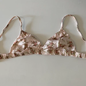 Bralette - Bralette från bikbok storlek S oanvänd