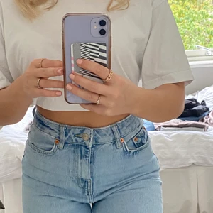 Jeans Lager 157 - Ljusa jeans från Lager 157. Modellen heter Lane och är i storlek XS. Säljes pga att de inte används längre💓 korta i längden men breda. Endast 80kr 