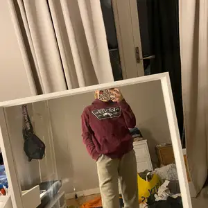 En vans vinröd hoodie, storlek=large 