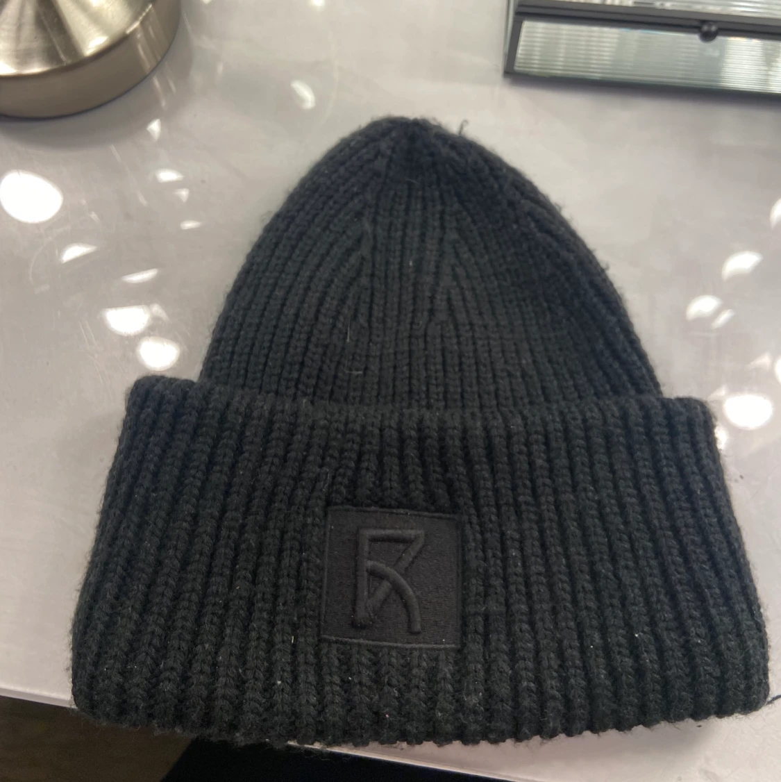 Svart mössa - 90