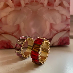 ringar - Säljer dessa superfina ringar pga kommer ej till användning. Storlek one size men skulle säga att de är som en storlek S när man köper ringar. Säljer för 50kr/st elelr båda för 80kr. Frakt 12kr st💖