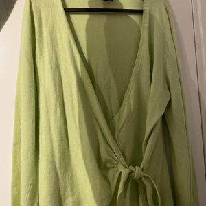 Mint green wrap cardigan - Cashmere blend, soo soft and in perfect condition ❤️