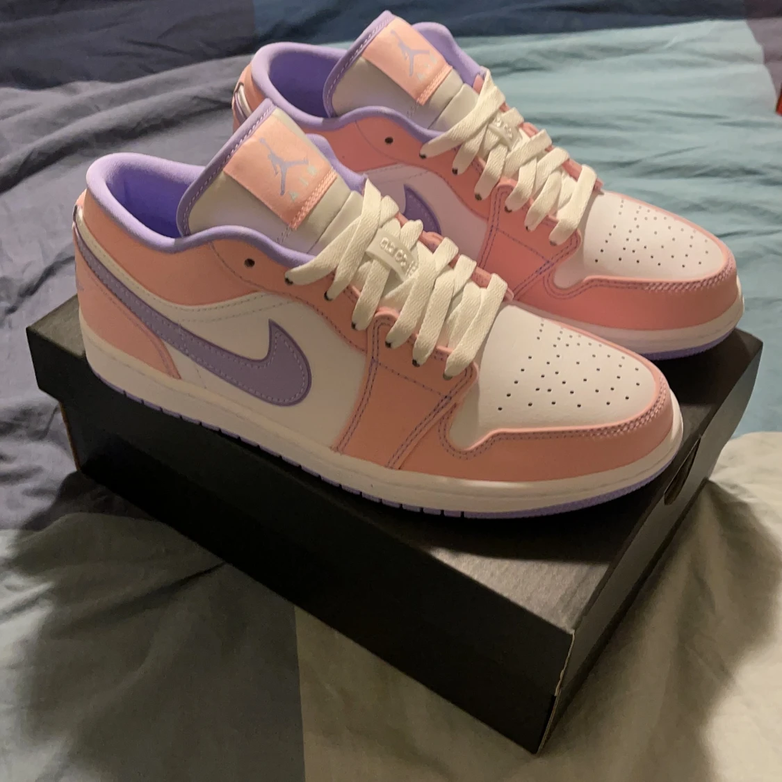 Jordan 1 Low Artic Punch