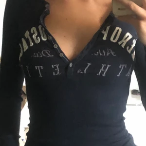 Ambercrombie tröja  - Marinblå