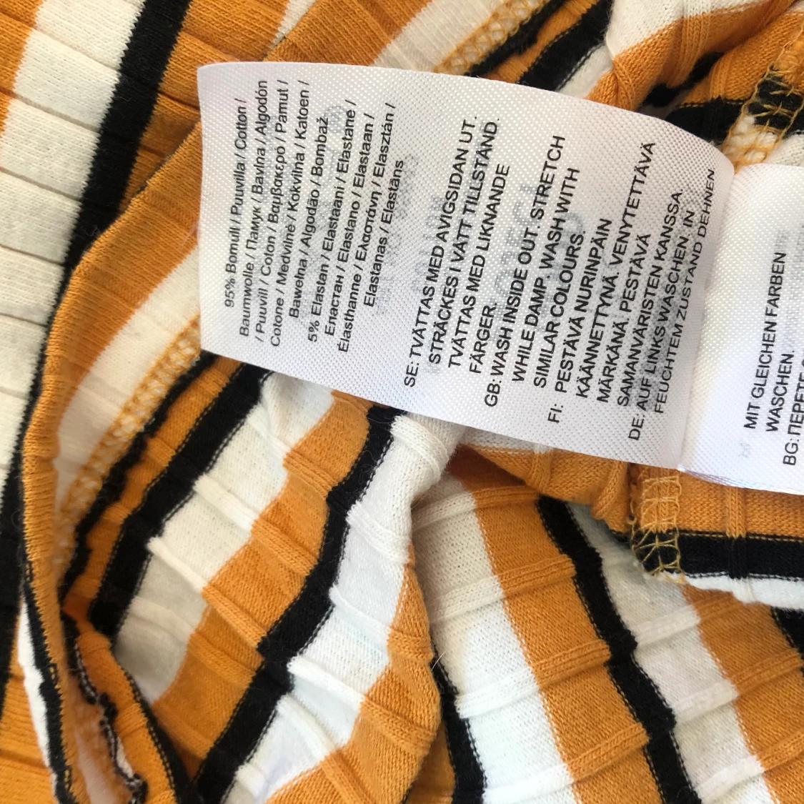 Ribbad tröja i retrostuk - 91