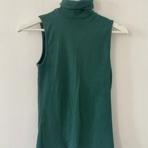 3 st polotröjor 100kr - Fint skick! Tajt passform. Alla 3 för 100kr eller en för 35kr