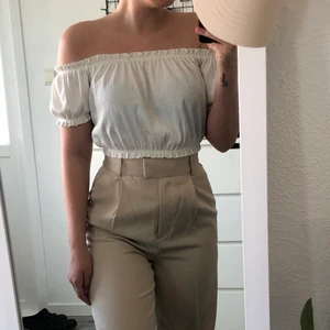 Blus - Vit blus från hm. Köparen står för frakten