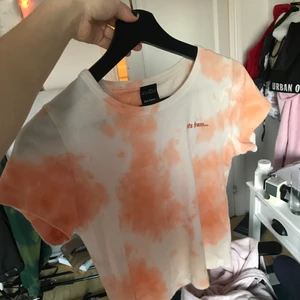 Lets Franz topp - Gullig topp med tiedye mönster köpt från Urban outfitters förra sommaren🌸