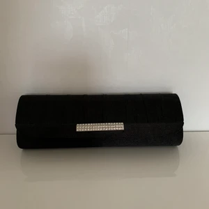 Svart axelväska  - Säljer denna axelväska 