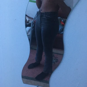 Bootcut Jeans - Fina bootcut jeans. Säljs eftersom det är alldeles för små för mig (171cm). Använd flera gånger men finns inga synliga fel🤍 Skriv för fler bilder!