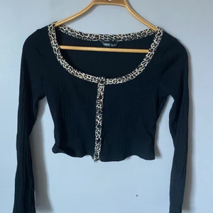 SHEIN topp - snygg topp från SHEIN jag köpte ett halvår sen men använder ej längre.