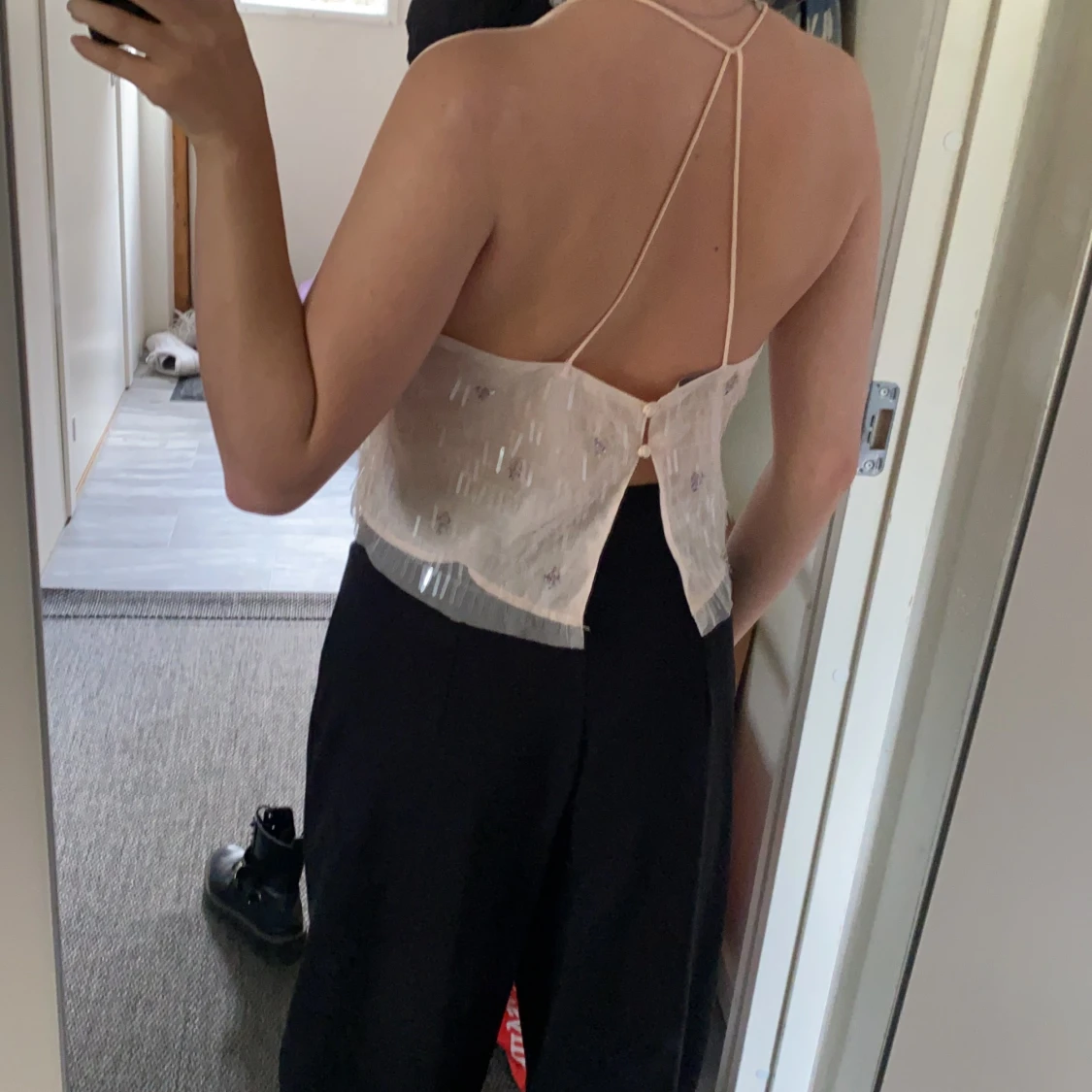 Linne med paljetter och pärlor M - 90