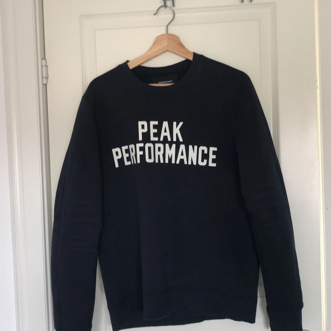 Sprillans ny Peak Performance tröja  - 90