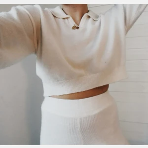 Stickade byxor - Säljer mina stickade byxor då de är aldelles för långa för mig (är 163). Därav är de endast använda ett par gånger och nästan i nyskick! 