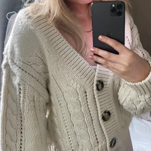 Strl s  - Jätte fin trendig kofta från hm, aldrig använd. 