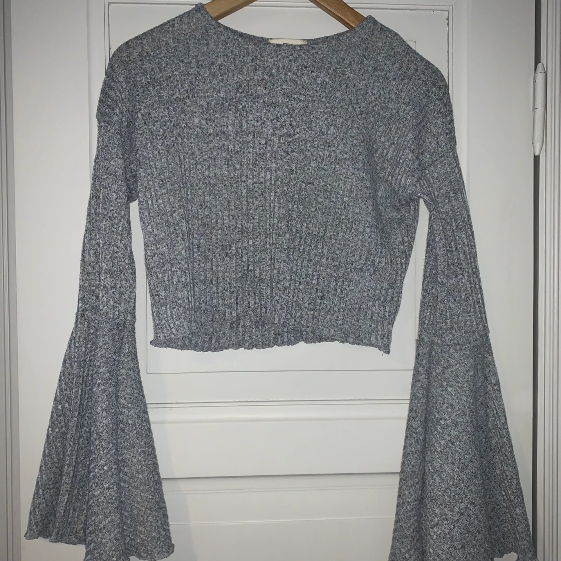 Pins and needles crop top flare sleeves  - 90