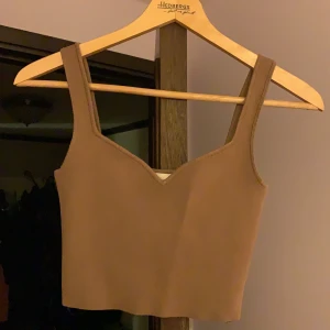 Linne från hm beige/brunt - Aldrig använt, strl xs men passar mer S. Köparen betalar för frakt