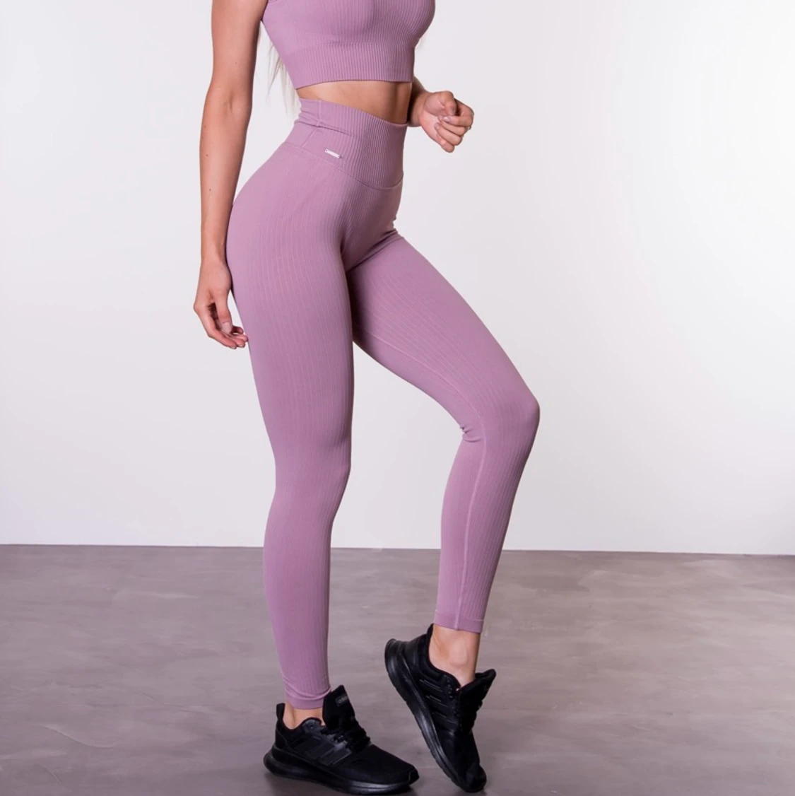 Seamless tights