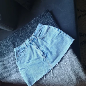 Söt liten kjol - Jeanskjol i stl xs/s