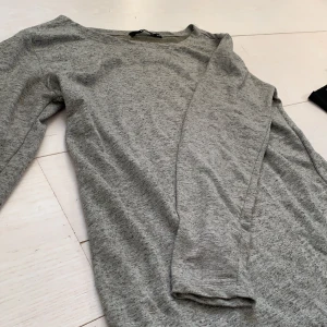 Bikbok tröja - Bekväm att ha hemma eller ute, ganska basic. Storlek XS. 