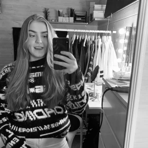 Collusion stickad sweetshirt - Supercool sweetshirt från märket collusion!!! Oversized passform och skönt mjukt ”tyg”, inte alls stickig!! Köparen står för frakten 📦 