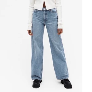 monki/yoko - säljer ett par i storlek 32 (alltså m/l) då de är för stora i midjan för mig, samt är för korta i benen för min smak (är 1.80 för referens) inköpta förra året, men är i nyskick och är sparsamt använda. kan mötas upp eller frakta, köparen står för frakt. vid andra frågor eller fler bilder, skriv privat!