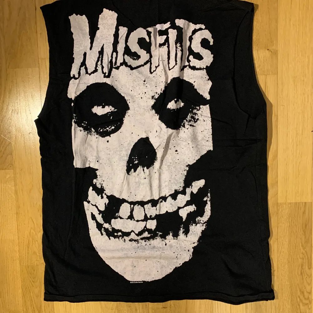 Misfist H&M divided top size small 💀💀💀. T-shirts.